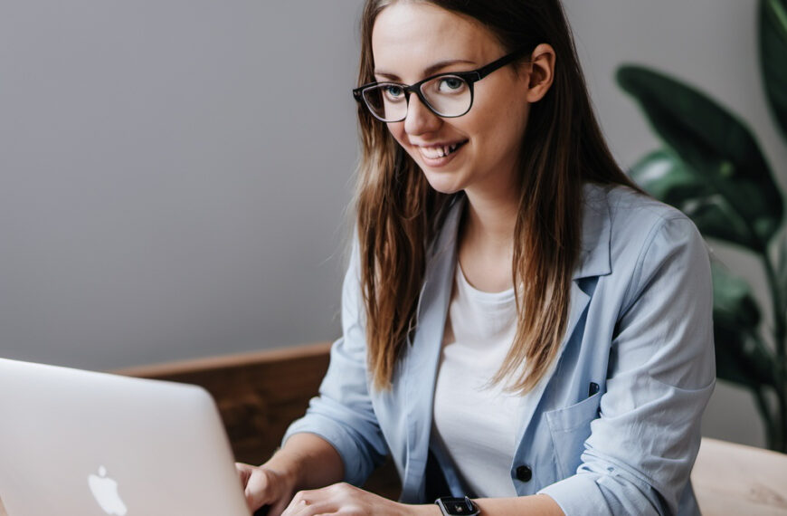 Social Media Specialist (Part-Time, Freelance)
